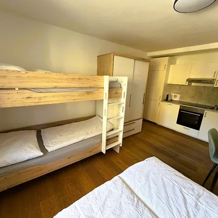 Areit-base ' Zell Am ' Zwischen Berg &